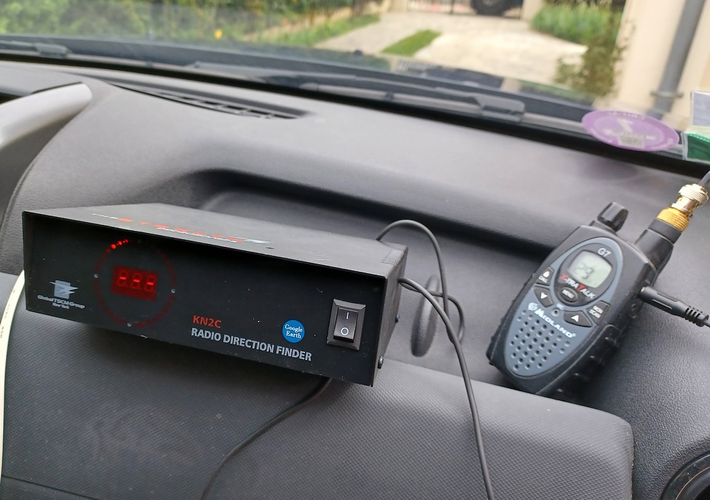 Stealth DDF2020T/GPS installé dans une voiture
