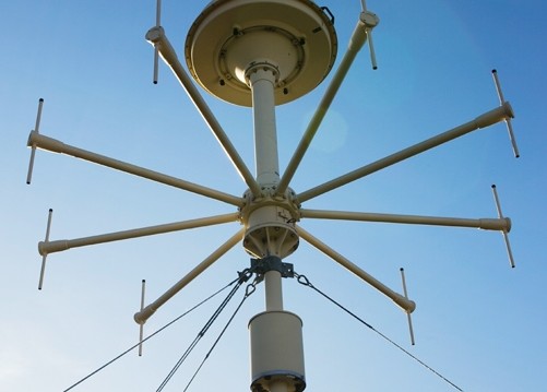 Antenne Doppler de géolocalisation